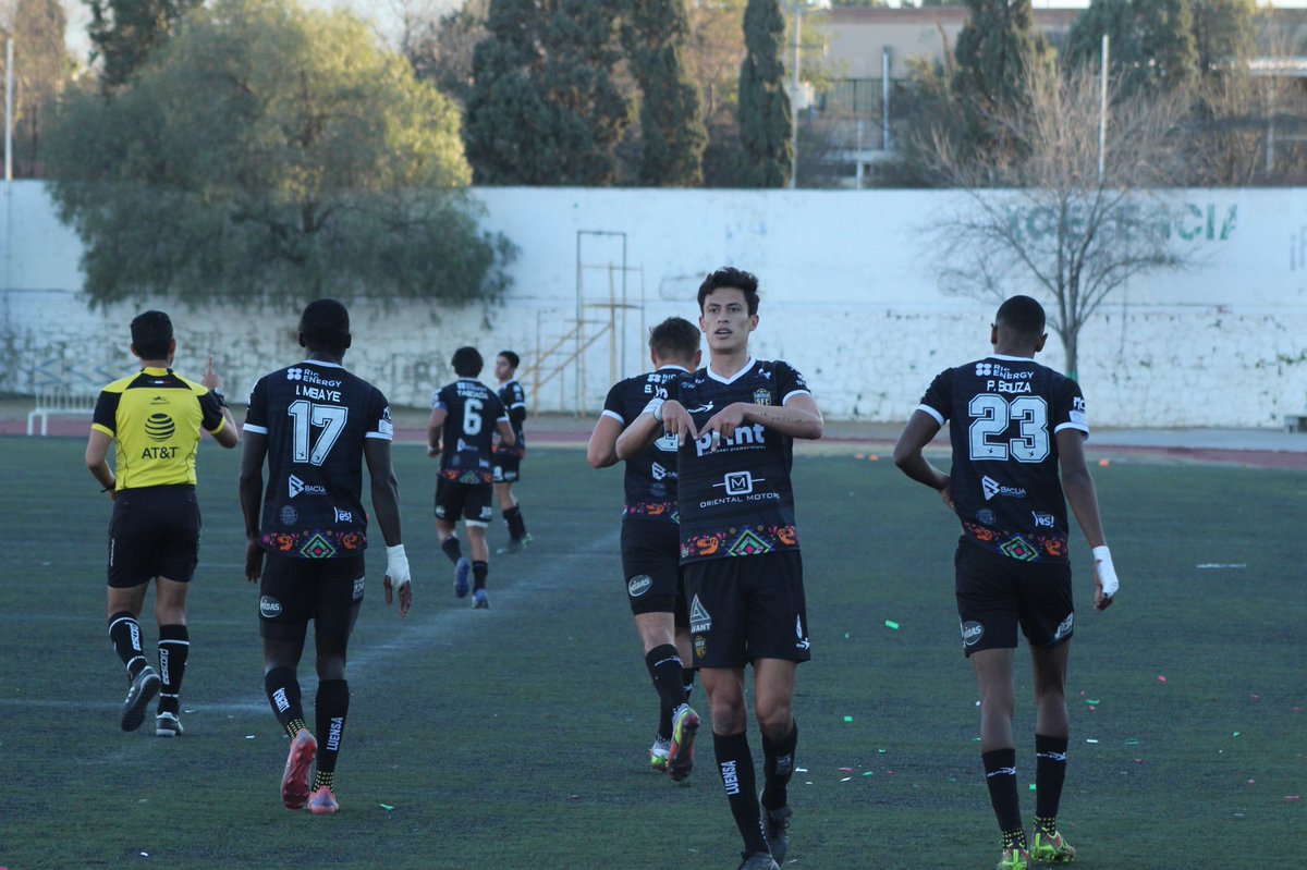 marcelodlpo1's tweet photo. ⚽️ ¿Gol con dedicatoria Paco? 🤔💭❤️

Francisco Macías anotó el tanto del triunfo de Saltillo Futbol Club 1-0 sobre Tulancingo en la Liga Premier FMF.

📸 Marcelo De La Peña

#LigaPremierFMF | #SaltilloFC | #PacoMacias | #FMF | #SaltilloFutbolClub https://t.co/Ut3BwIGa4t