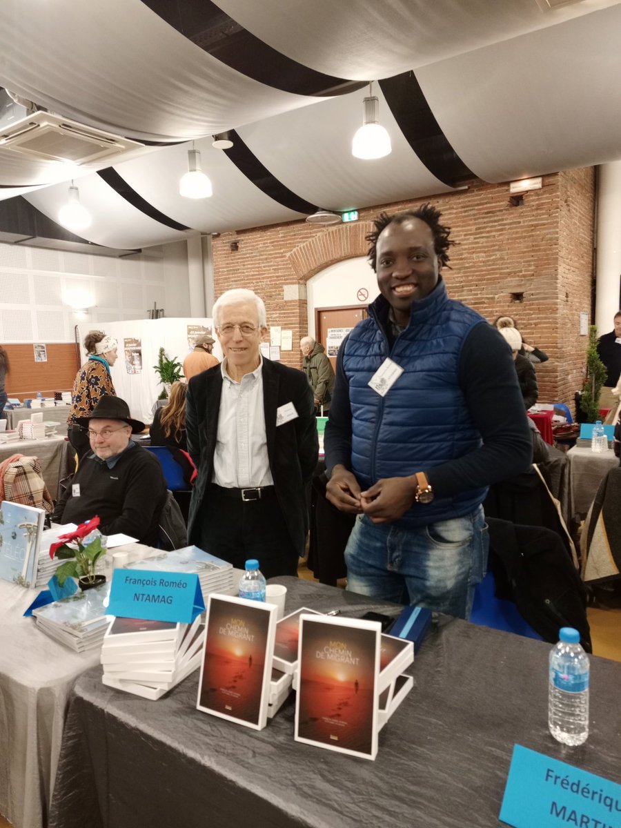 NtamagF's tweet photo. Salon du Livre d'Hiver de  Montgiscard en Compagnie de Marie-Constance MALLARD Illustratice de " L'aventure de Violette MIRGUE " et Francis GRASS auteur de " TELEO " Un téléphérique Urbain à Toulouse https://t.co/zhhctJdNgj