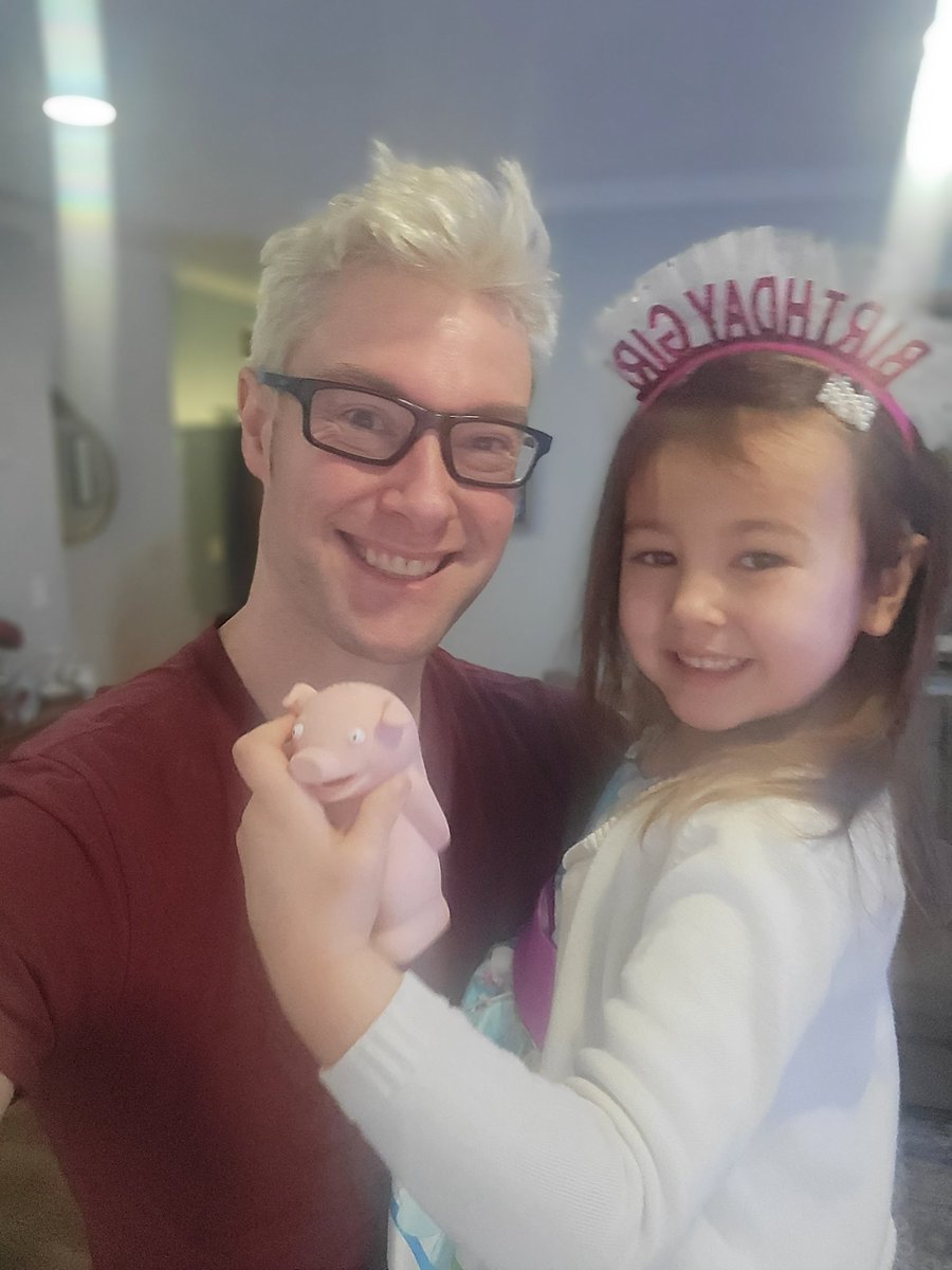 My heart got bigger 5 years ago. Happy Birthday my ALWAYS BABY Gwen ("I'm not a baby!" 🤮🤣)!

Have a great Sunday, all. I 🥰💝💯