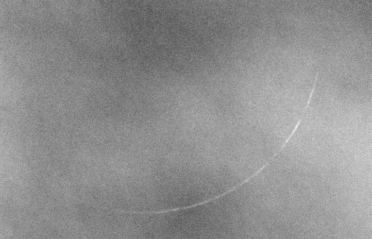 SaudiNewsFR's tweet photo. Urgent:

Le croissant lunaire annonçant l'entrée du mois de Rajab, tel qu'il a été photographié il y a peu de temps, avec quelques nuages ​​à côté. On peut le voir directement à travers le télescope en #Arabie_Saoudite et dans de nombreux pays Islamiques. https://t.co/dxEA6RlgwC