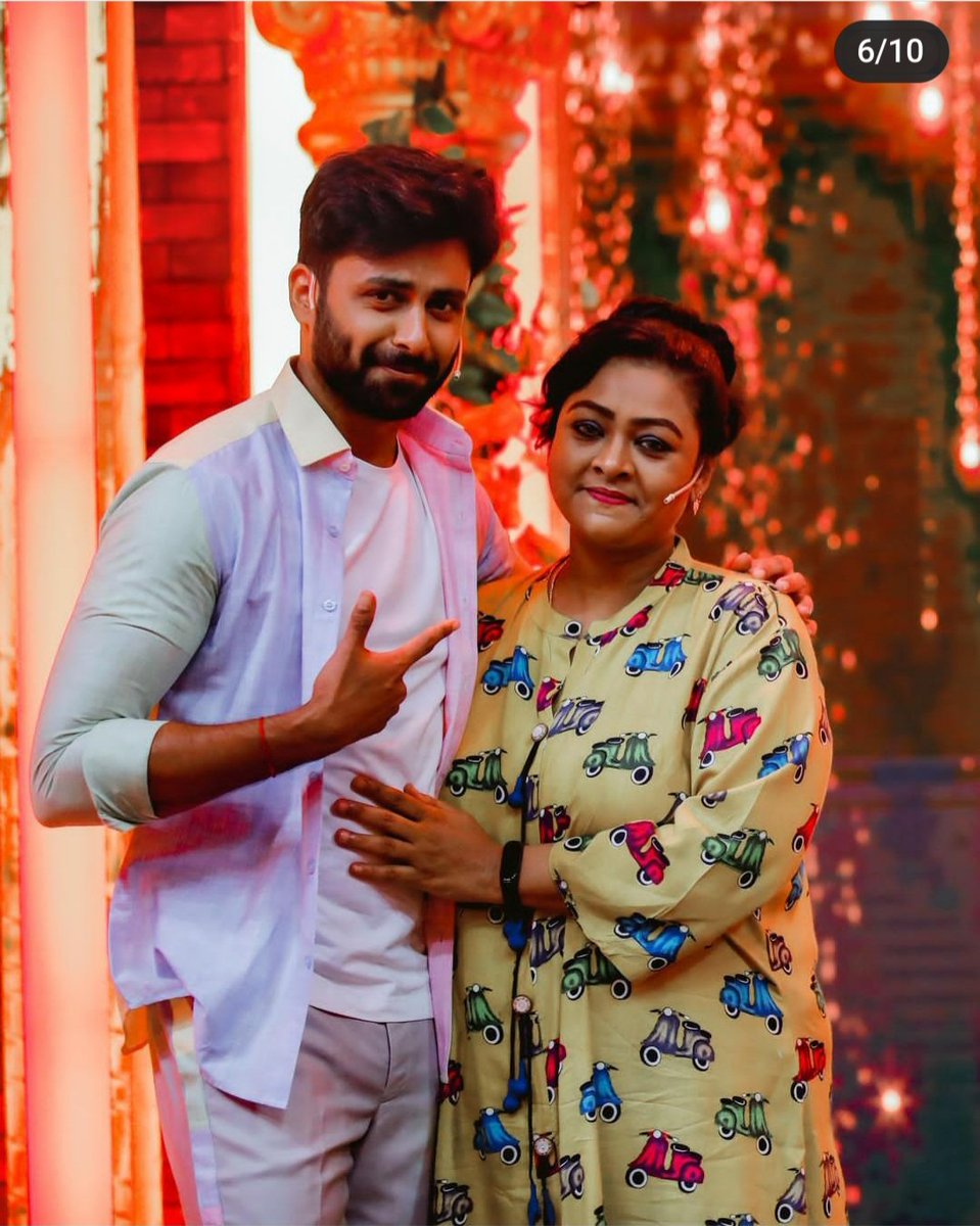 KayathriS5's tweet photo. Moms Love The Bonding Of Ashwin & Shakila Ma ✨
Sisters Love The Bonding Of Ashwin & Kani Akka ✨ @Kanithiru5 But
LEGENDS Cherish The Unexpressed Bonding Of Ashwin & Baba Bhaskar Master 🤩
@i_amak @iambababaskar
Their Bond Is An Untold One✨
#CookWithComaliSeason2
#Ashwinkumar https://t.co/75vMImMH0m