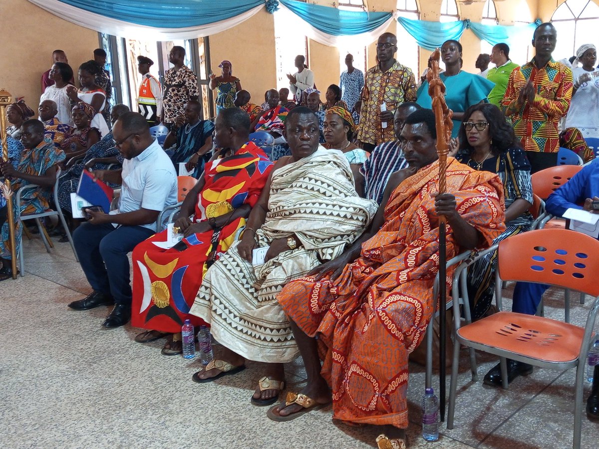 Adeakye1's tweet photo. The Angmortey Yohuno Foundation is the Director General for MTTD and Patrols, @GhPoliceService.
The launch of the #AYF is to support the brilliant but needy students to ascend higher education from the Klo land. https://t.co/zAaYkWpN48