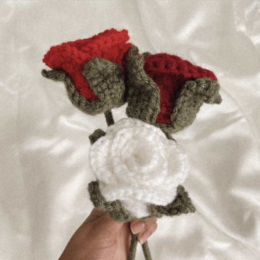 gabrielaangeliz's tweet photo. ¡Hola! Hago este post para mostrarles mi arte el cuál vendo. Hago cositas a crochet, específicamente flores y si desean algo me pueden escribir por el instagram: “@_amartem.pr”. Si me ayudan a compartir esto sería de gran ayuda para que más personas puedan conocerme. ¡Gracias! https://t.co/MUbPWF9UVu