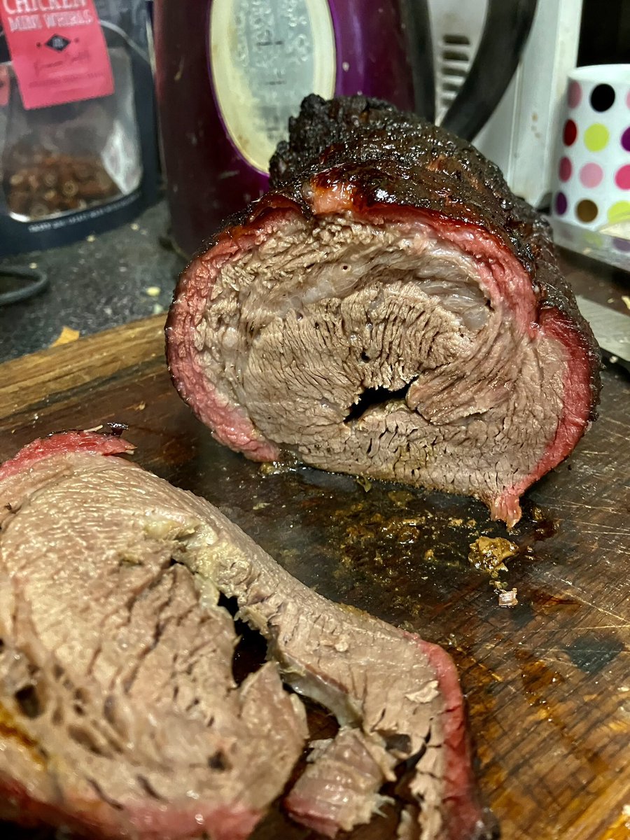 tantrictrevbbq's tweet photo. Superb. Happy with this pot roast Brisket. Thanks @devonwoodsmoke for a fail proof recipe. #brisket #potroast #swedemash #mintedpeas #brisketgravy #bbq #weberkettle #winterbbq #devonwoodsmoke #snakemethod #lowandslow https://t.co/oGF90pENHA