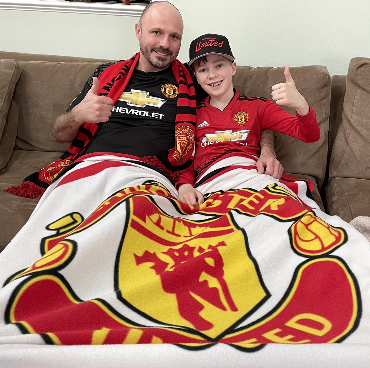 ONIE48's tweet photo. @NBCSportsSoccer @premierleague @PLinUSA #MyPLMorning  Glory Glory Man United! Let’s go Red Devils! https://t.co/e6dMee9uXP