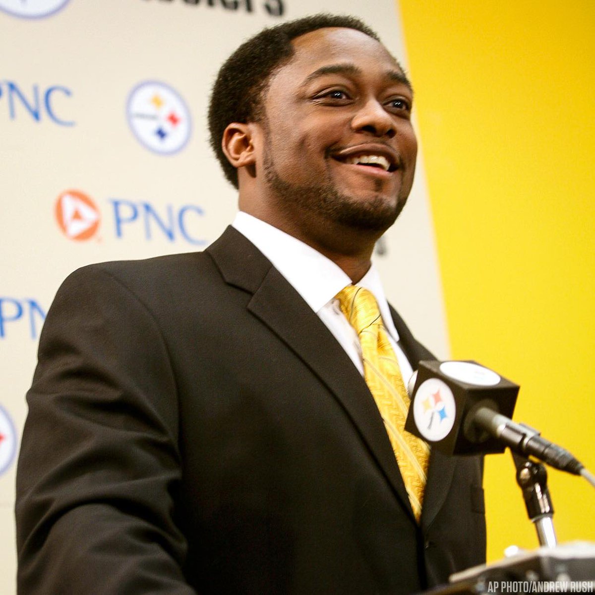 steelers's tweet photo. On this day in 2007, we hired Coach Tomlin.

📝: https://t.co/dy1SM88wOX https://t.co/5ydsnxJtHg