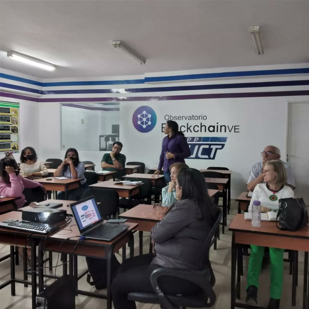 uptmaoficial's tweet photo. En la Uptma se realizó una reunión para el desarrollo del diplomado de "Perfeccionamieno Académico"para los docentes de esta institución, dirigido por las profesoras Nereida Rada y Marisela González. https://t.co/CCObJrvoOS