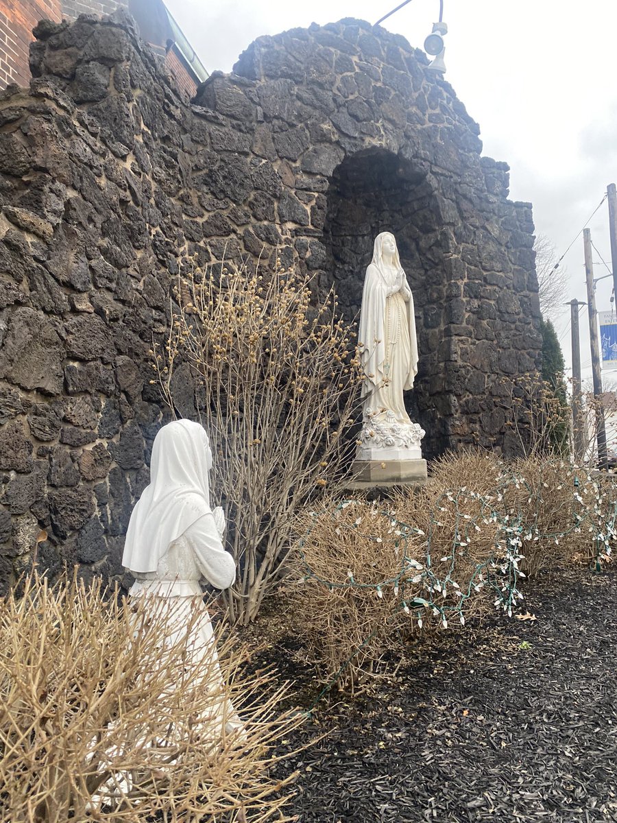 MunchCleveland's tweet photo. I always treasure Sunday Mass at the church where I was baptized. #SlavicVillage #BlessIp https://t.co/RE8u0ueRed
