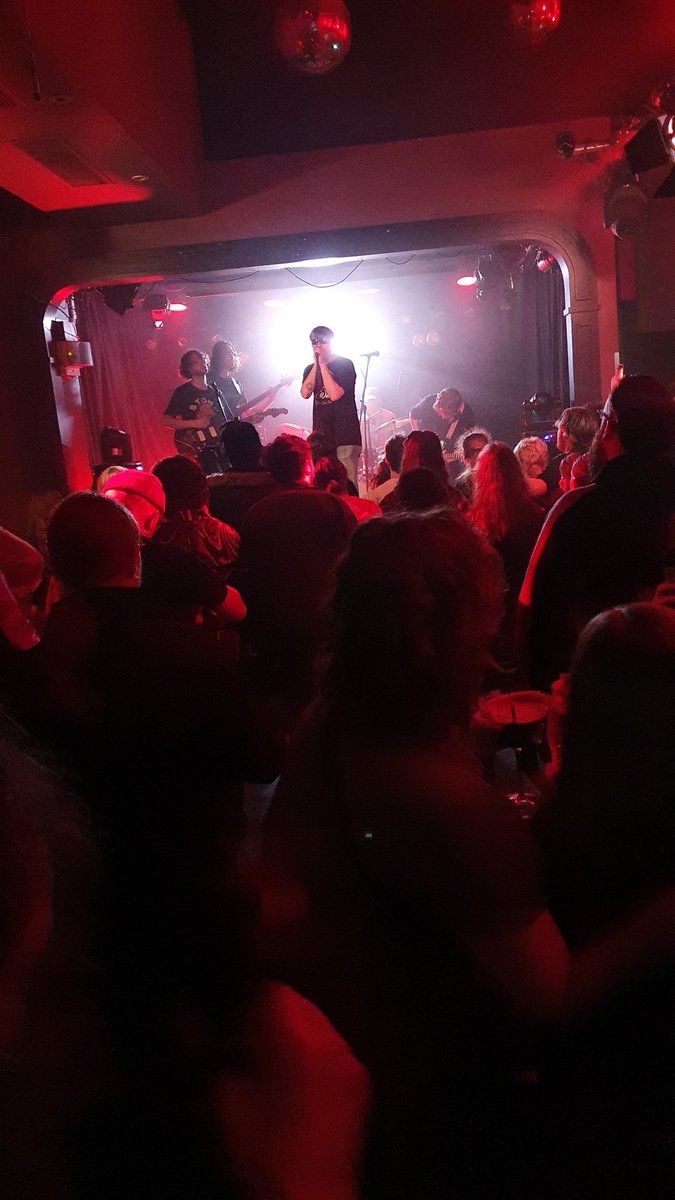 DeadRedZebra's tweet photo. Gigs are good
@AMODERNMOVEMEN1 https://t.co/agDShuGZUN