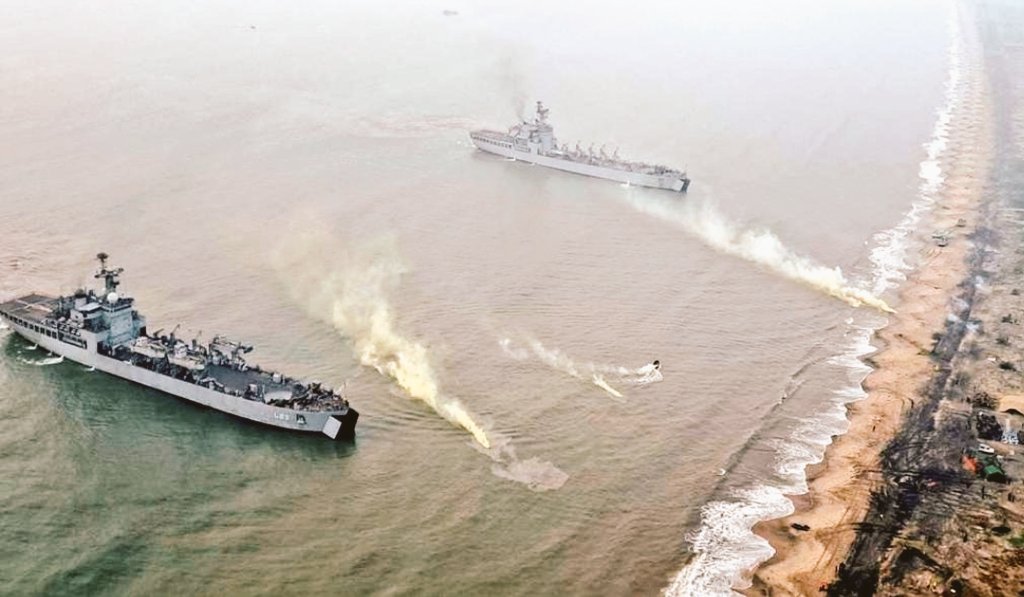 thegomathi's tweet photo. 🇮🇳Largest biennial #TriServices Amphibious Exercise #AMPHEX 2023 conducted near Kakinada #AndhraPradesh, 17-22 Jan 23.
High tempo of #AmphibiousOps with #IndianArmy troops, #IndianNavy amphibious warships & #IndianAirForce aircraft.
#NoBeachtooHard
#NoShoretooFar https://t.co/Q1mxC2S0ET