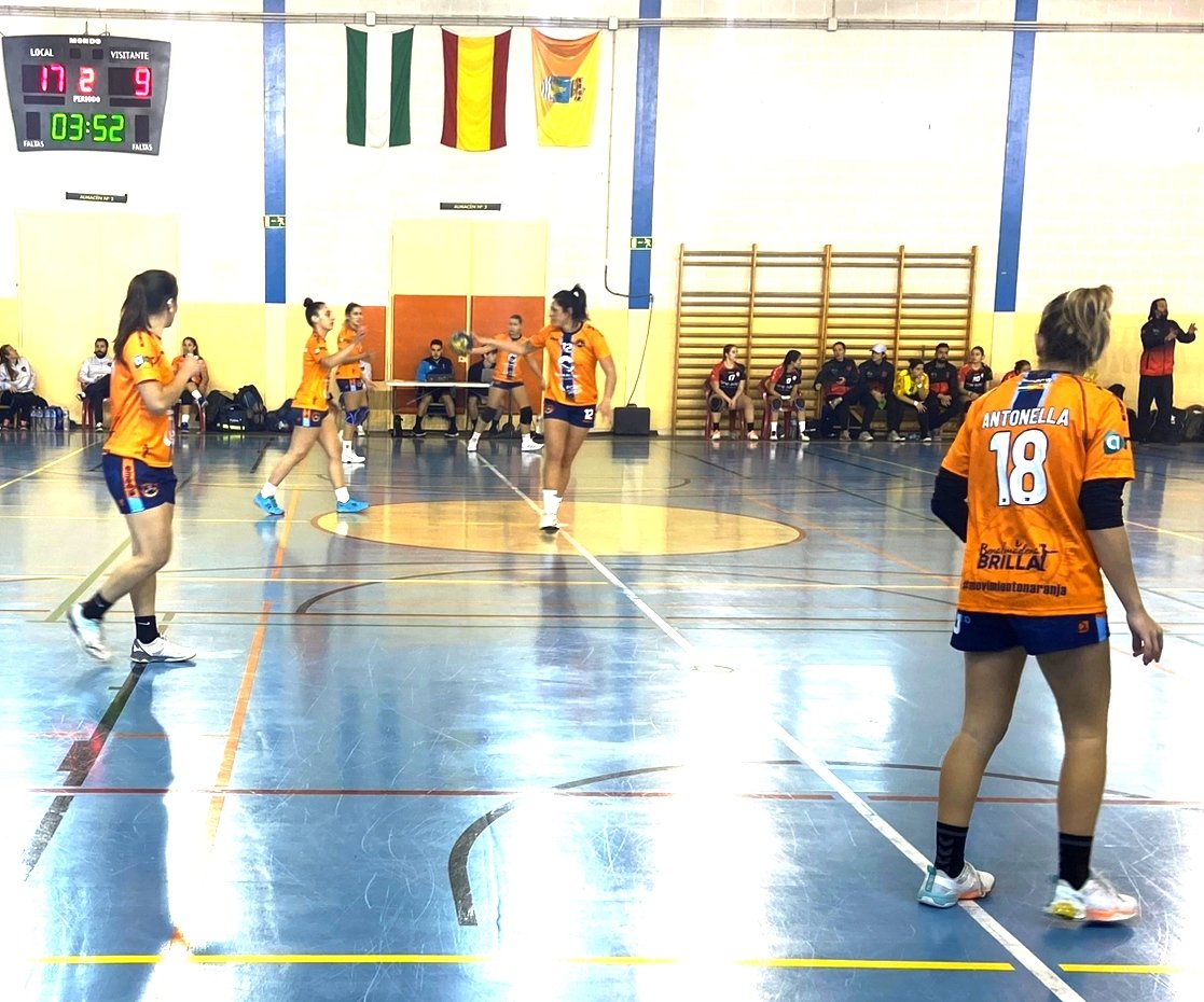 FABM_Malaga's tweet photo. Doble enfrentamiento en categoría Juvenil y Senior femenino entre @MaravillasBm y @cbmsfa_mijas en la mañana del domingo con victoria en ambos partidos para el equipo local. https://t.co/MYjztwqasy