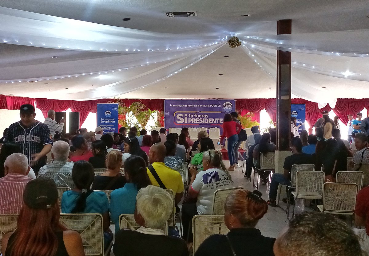 fvmunsucre's tweet photo. ¡El cambio es posible entre todos!

Desde @lafuerzavecinal iniciamos "Si tú fueras presidente ¿qué harías por Venezuela?", donde pudimos escuchar grandes propuestas de parte de los vecinos de Valles del Tuy.

Y tú ¿qué harías si fueras presidente?

🇻🇪
#SiTuFuerasPresidente https://t.co/wHia4XXADL
