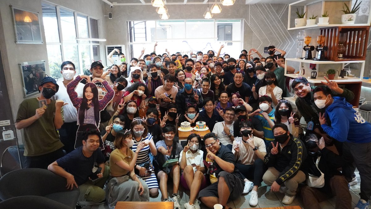 marlonmcfly's tweet photo. Unahan ko na muna @STAYCPH_  magpost.

Happy Birthday ISA!

Salamat sa inyong lahat Filo Swiths! sa susunod ulit, kita kits! 

parami na tayo ng parami! 

Feel free to grab the pic. https://t.co/G6MnqWyUHu