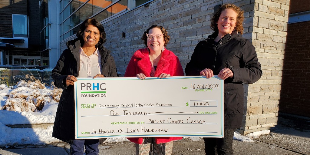 prhcfoundation's tweet photo. 💓 Thanks to @BreastCancerCDN for their donation in honour of their ambassador Erica (centre) who underwent much of her diagnosis and treatment at @PRHC1. This gift will help ensure PRHC’s team have the tools to provide expert, compassionate care to more patients like Erica. 😊 https://t.co/JyKpL7ZJtE