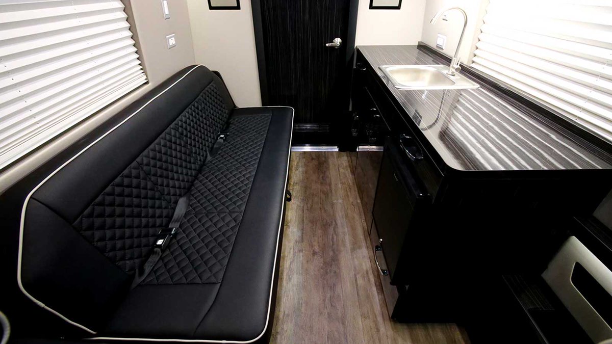 HQCustomDesign's tweet photo. This RV Camper is perfect for weekend and cross-country travel with family and friends. Featuring rear bathroom, with 2 luxury captain chairs, power recline with leg extensions, and reclining sofa bed. 
https://t.co/tDnoZP4rn2 

#HQCustomDesign #mercedesbenz #sprintervan https://t.co/6yvFsRHyZs