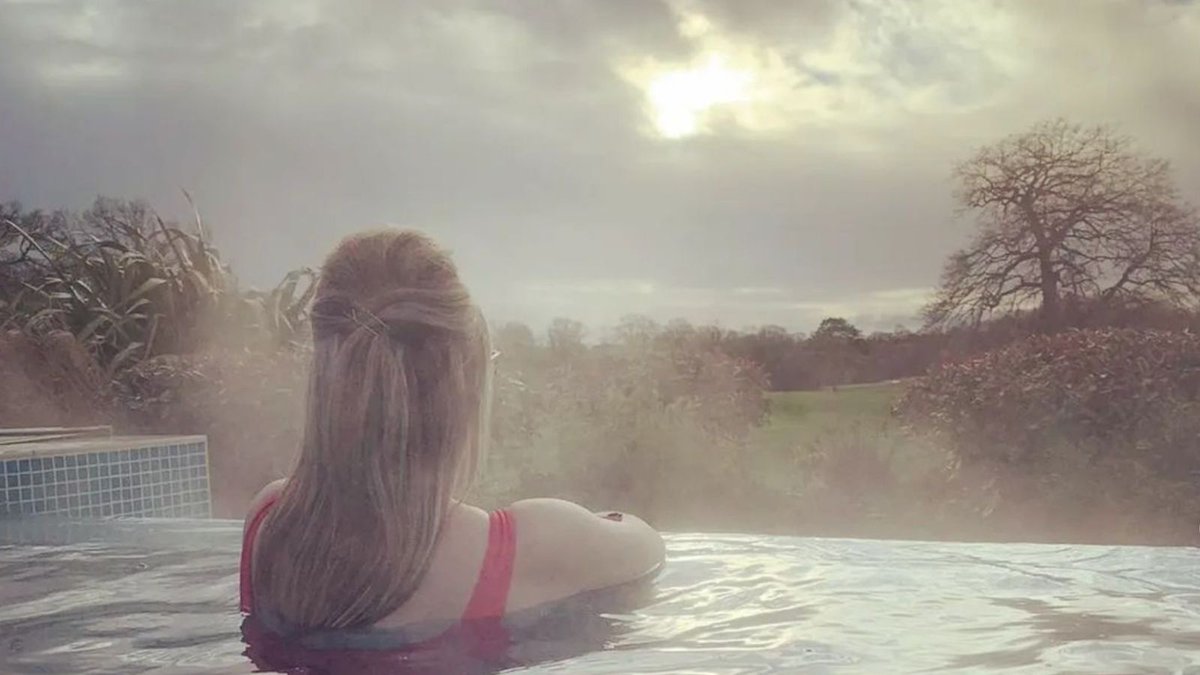 RockliffeHall's tweet photo. They say a Sunday well spent brings a week of contet ✨
Where better to recharge for the week ahead than the Spa Garden?
📸 IG: lauranelsonx
#rockliffehall #rockliffelife #spagarden #infinityedgepool #spaatrockliffe #rockliffespa #winterspaday https://t.co/rIEIQc5NY5