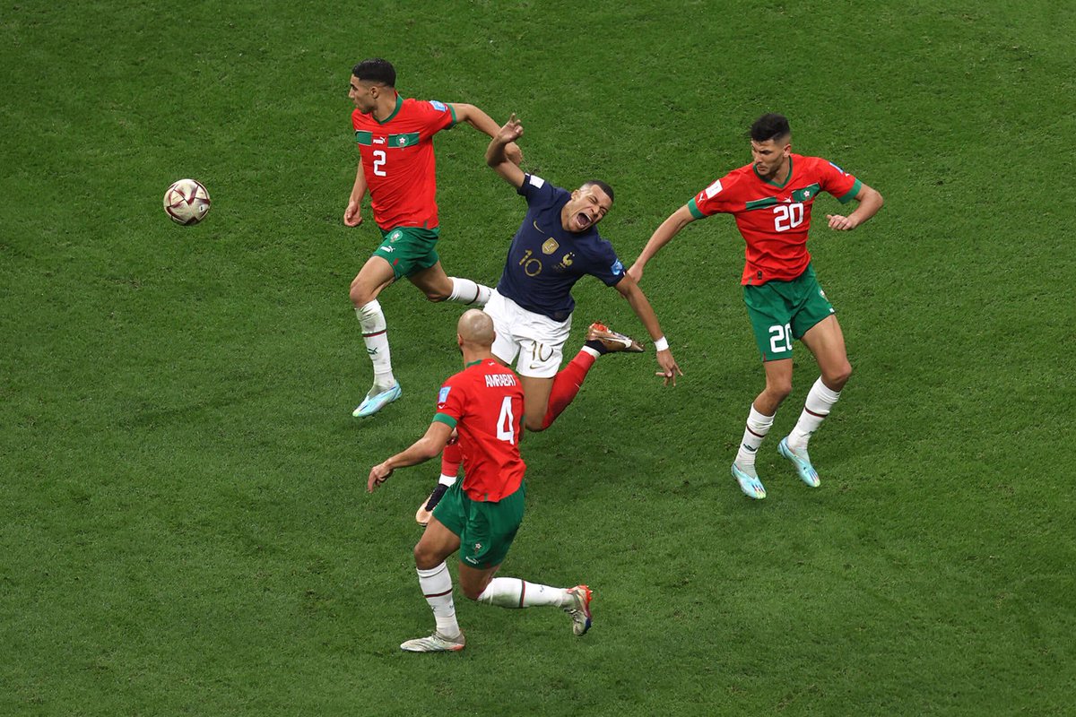FPA_2020's tweet image. More amazing images from our FIFA World Cup Qatar 2022 online gallery 📸by- 1️⃣- @photogator96 /AFP 2️⃣- Adam Davy/Press Association 3️⃣- @carlrecine /Reuters 4️⃣- @wilsonscribbles /Offiside. View all images in the exhibition at - footballphotographersassociation.co.uk/world-cup-2022…