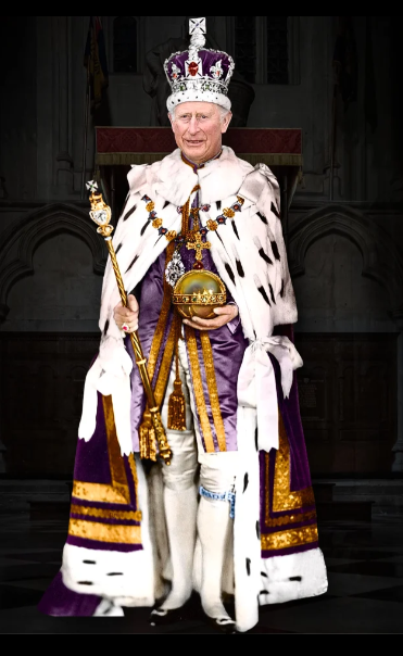 nomoremonarchs's tweet photo. Charles Windsor promised to 'modernise' the monarchy. Turns out that just meant wearing an unearned military outfit instead of a cosplay 18th century outfit. #distinctionwithoutadifference #coronation #MonarchyIsOutdated #NotMyKing #AbolishTheMonarchy https://t.co/KaM0F933iA
