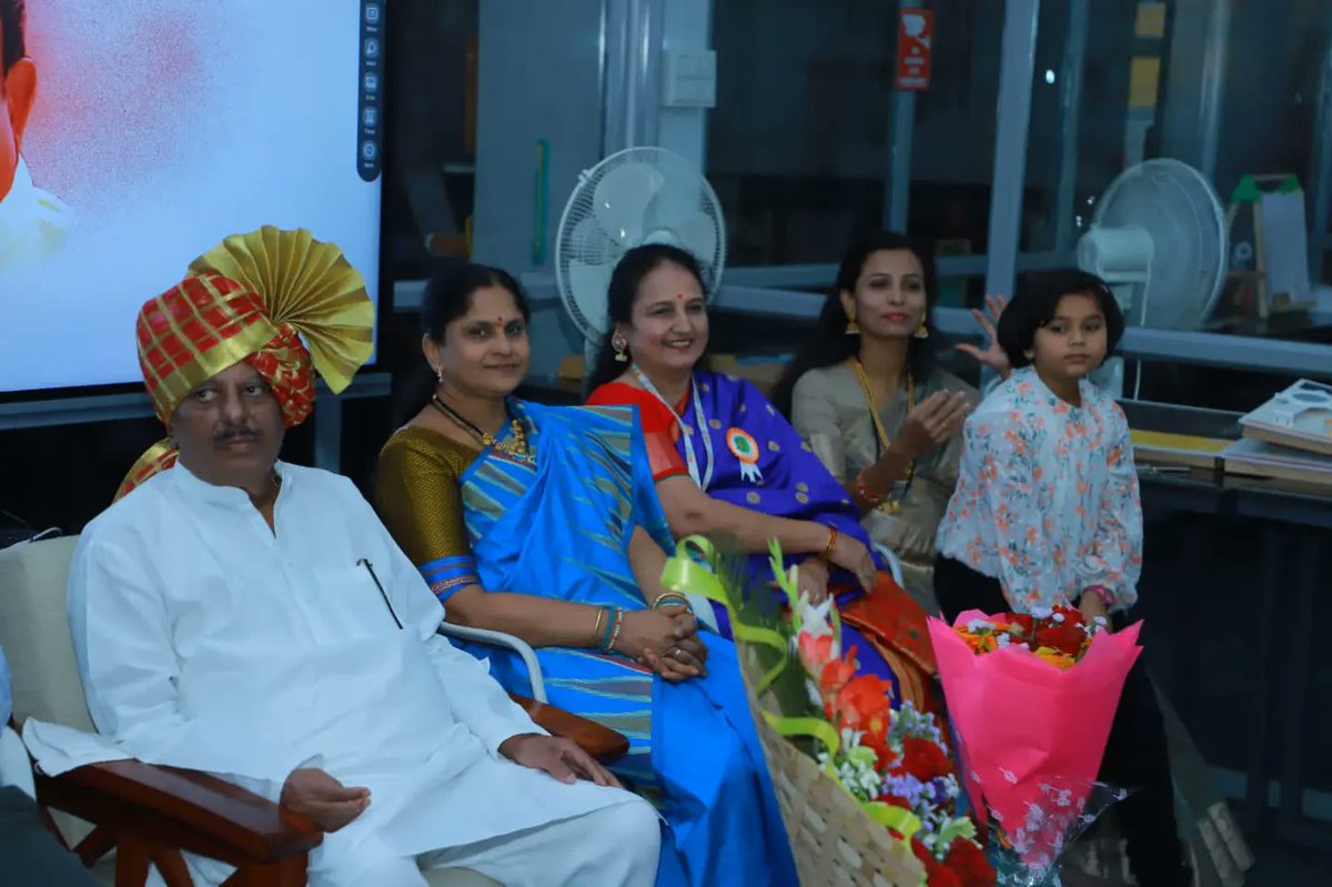 VikrantVikramG's tweet photo. स्टीम एज्युकेशन च्या वतीने तात्यांच्या वाढदिवसाच्या निमित्ताने अभिष्टचिंतन सोहळा आयोजित करण्यात आला होता. यावेळी तात्यांनी उपस्थित सर्वांचे आभार मानले.

#Steam_Education #Pre_School #Latur https://t.co/WEHZ29c8vv