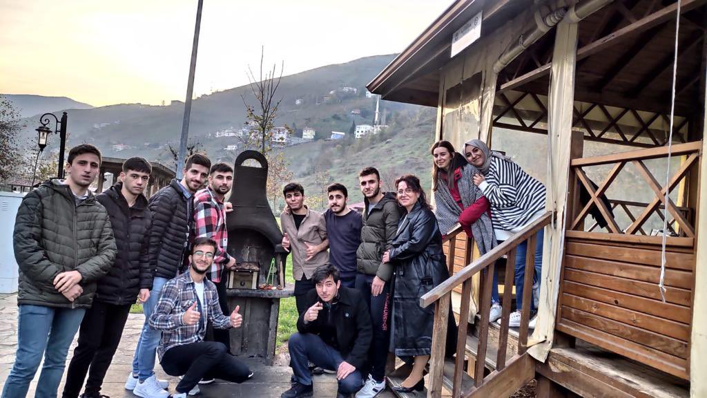 ADEMgenelmerkez's tweet photo. 📌 ADEM Topluluklarımızda bu ay 👇🏻

🎊 @Sau_ADEM54 İstanbul ziyareti gerçekleştirdiler. 
🎊 @adem_tru mangal etkinliği düzenlediler. 
🎊 @adem_tokat60 kitap kritiği gerçekleştirdiler. 
🎊 @mardnadem kahvaltı programı gerçekleştirdiler. https://t.co/c88oWcmzLq