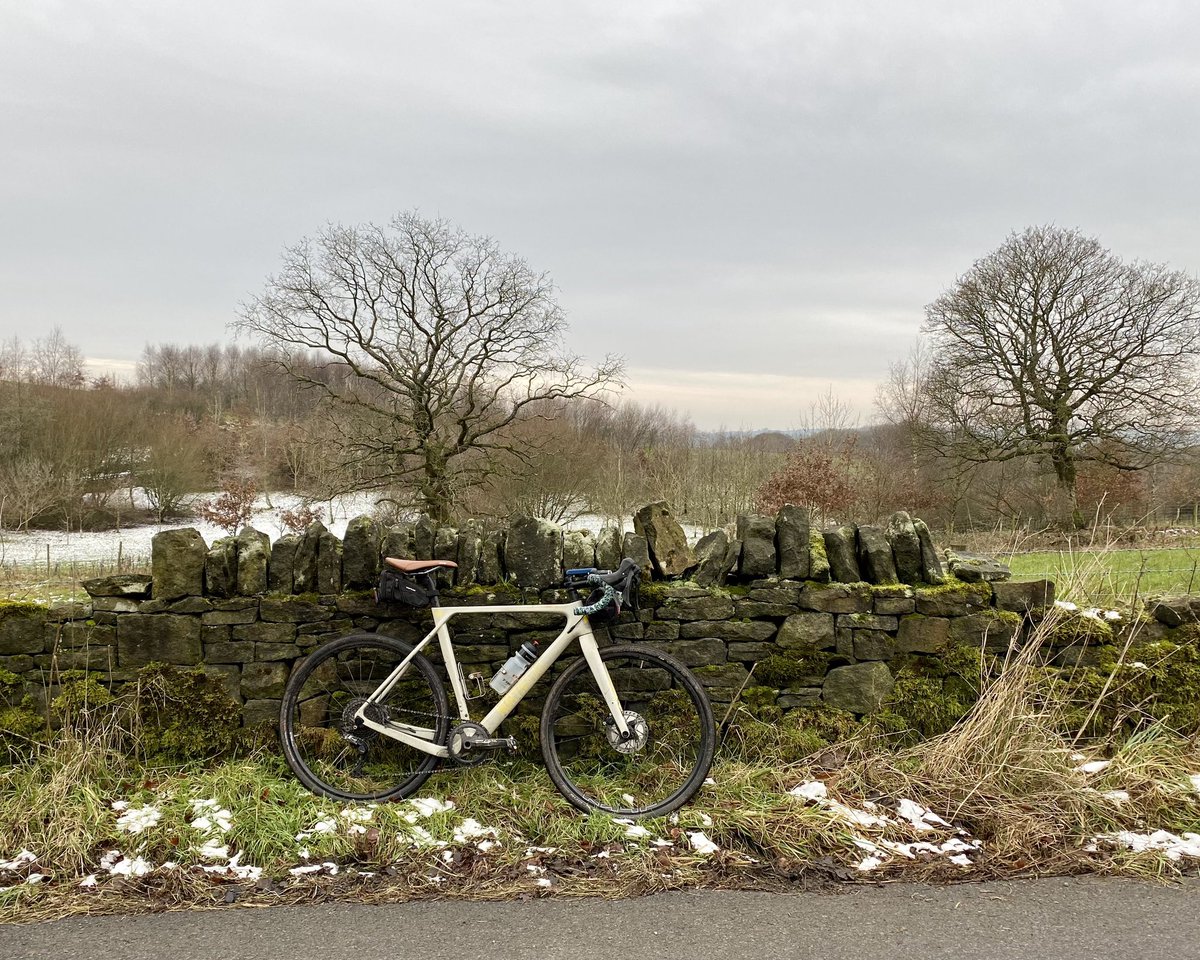 cog_botherer's tweet photo. A lovey (if 🥶) ride on my @NorthRoadCycles Explorer Bess. 
Now eating my current fave post ride food - cheese in toast 👊
#coldsunday https://t.co/5r4BHwKZx2