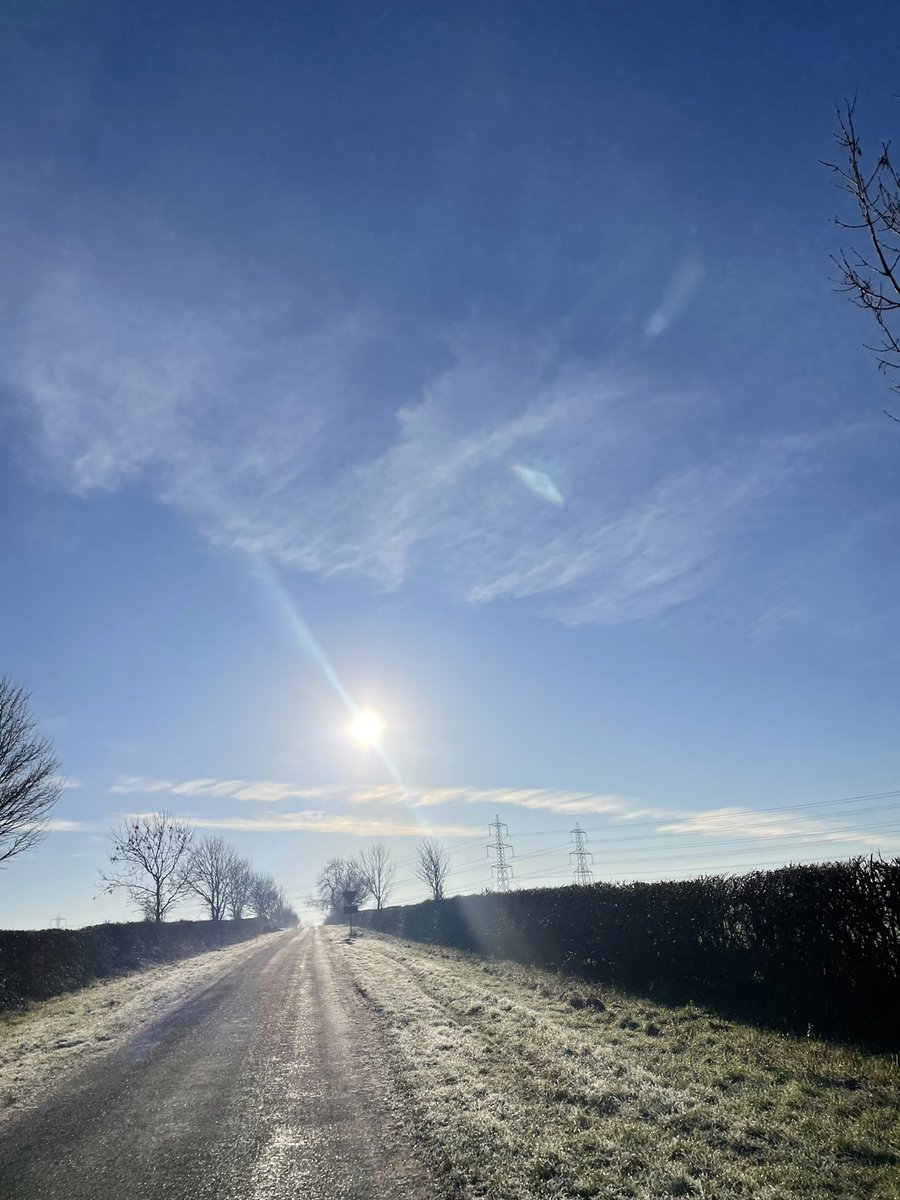 gembell1977's tweet photo. What a beautiful weekend for running. Two gorgeous routes in crisp, sunny and dry weather. Definitely found my endorphins these last two days ๐คฉ #winter #ColdSnapDay #running https://t.co/SXIllcglsq