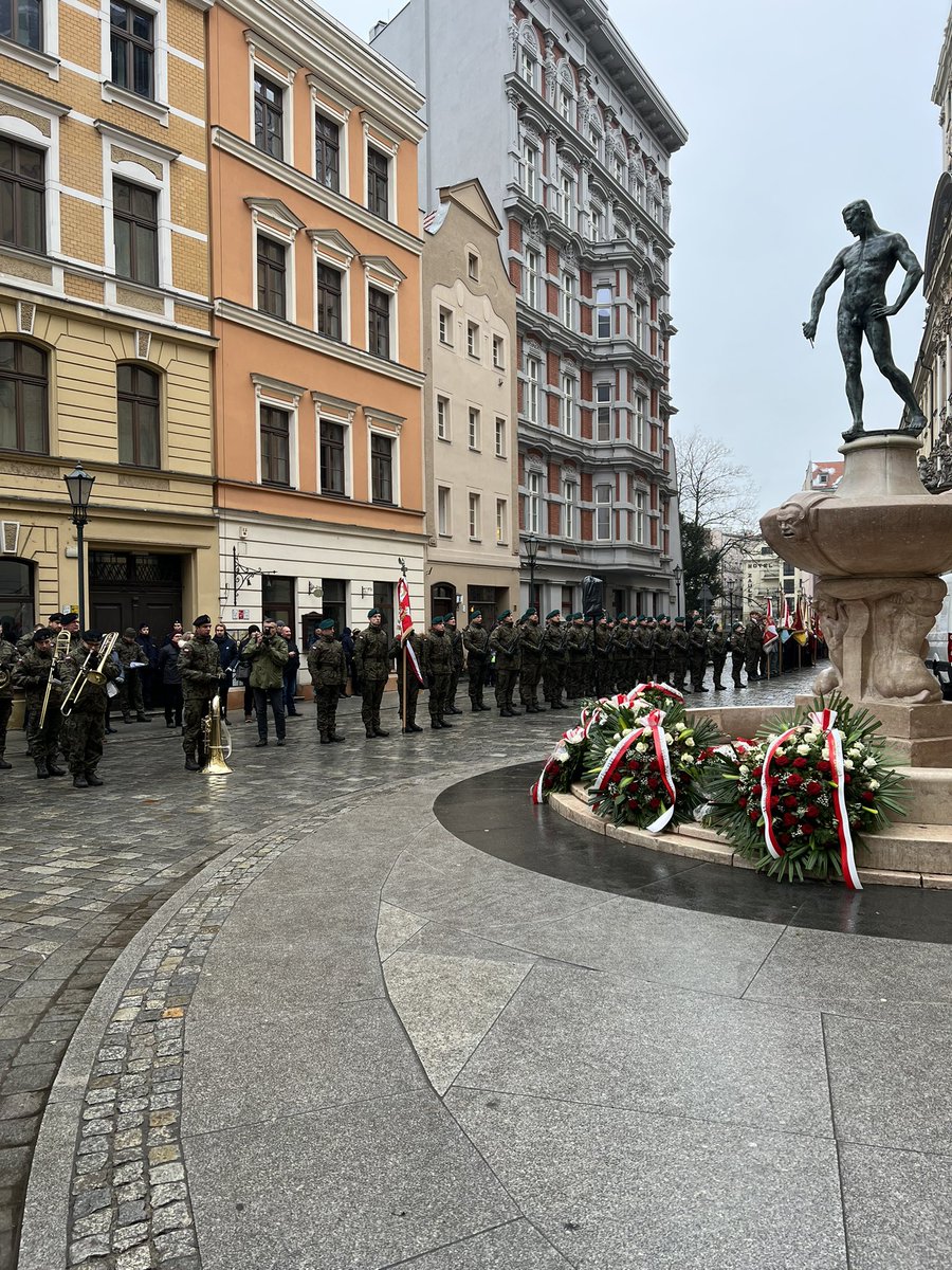 #PowstanieStyczniowe 🇵🇱 #Wrocław Uroczystość pod pamiątkową tablicą upamiętniającą Powstańców ❤️