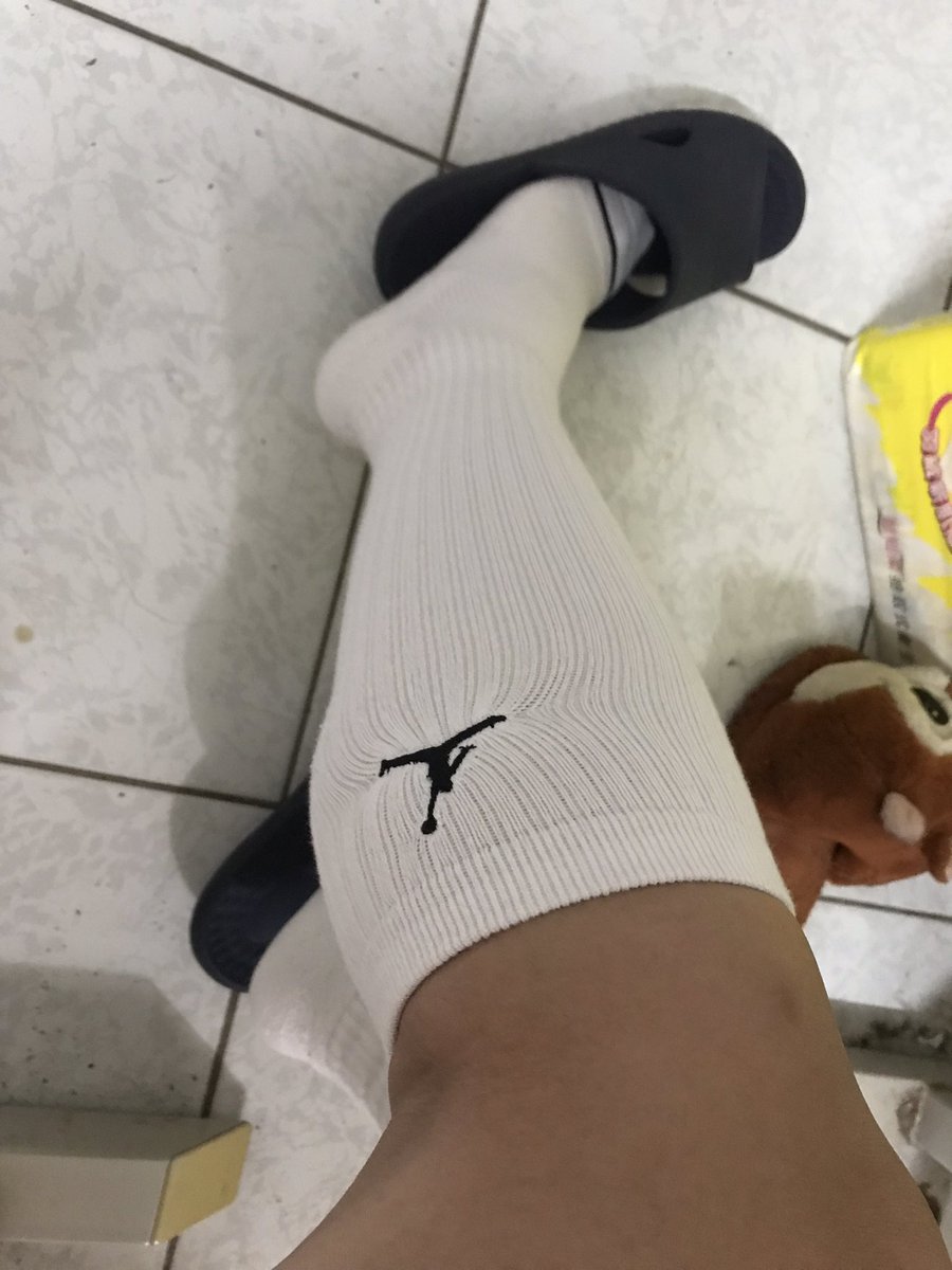 初一 拍襪襪 當然也是新襪