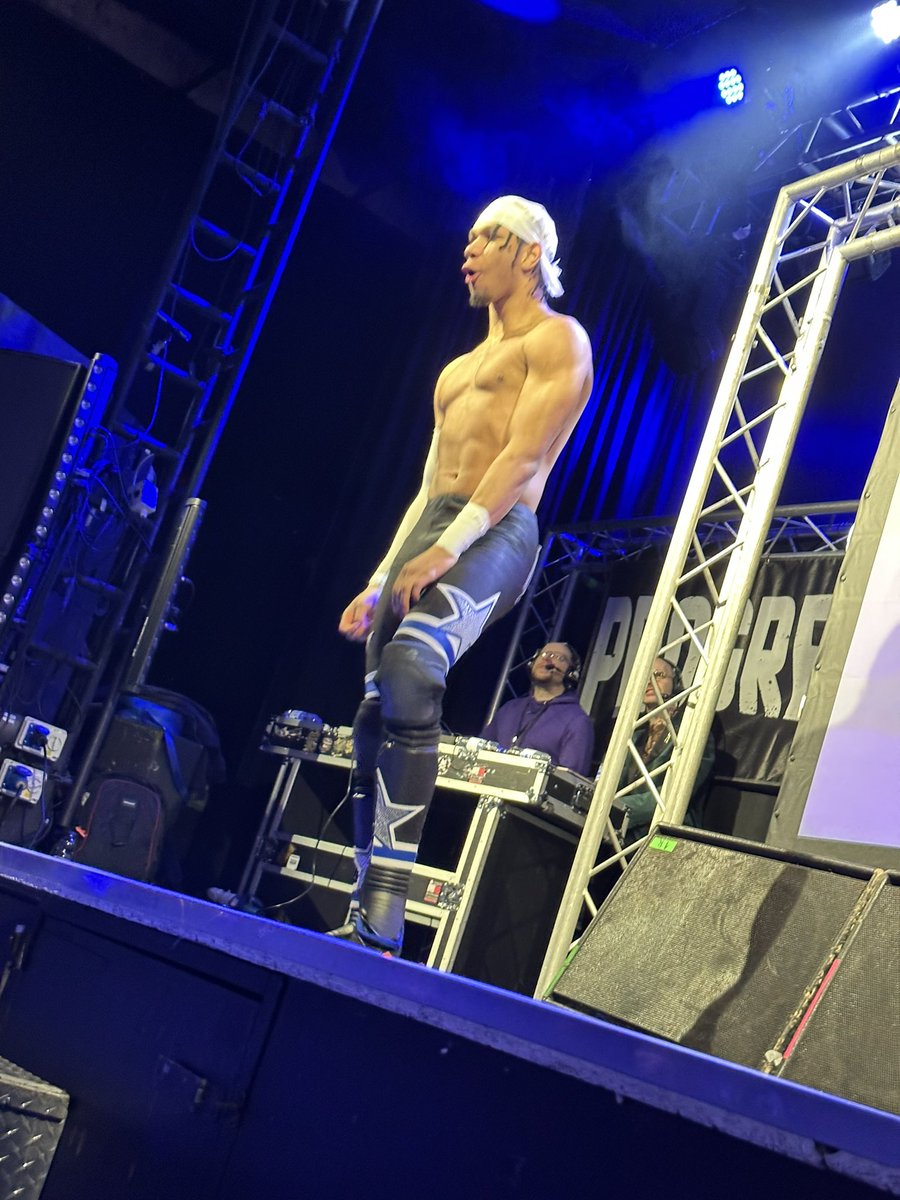 jrg1990's tweet photo. Opening contest time and itβs a BANGER INCOMING π¨
@LEONSLATER_, the YOUNGEST IN CHARGE takes on #NPS8 Runner Up and all around terrible human being: @TateMayfairs
Tate gets in the face of @SoCalValerie and the crowd are about ready to tear him apart.
#StartSpreadingTheNews https://t.co/KpS2dpXtQR