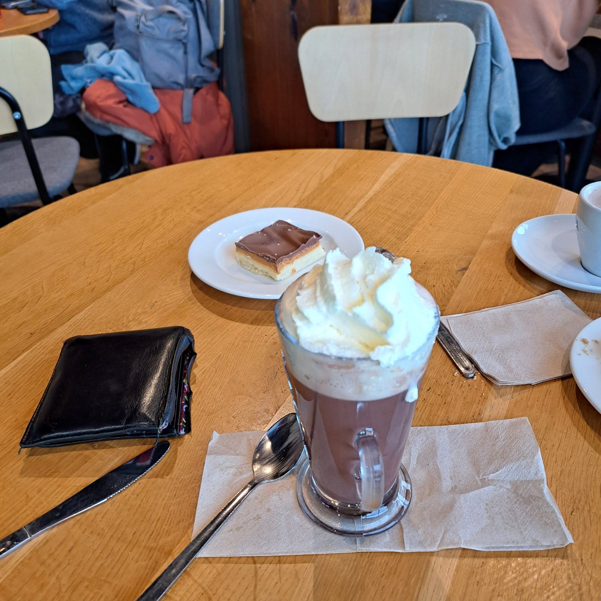 isright's tweet photo. #REDJanuary Day22: little trip to the shops & Costa for a treat with my #LittlePartnersInCrime. Still a bit chilly but enjoyed the fresh air. #VirtualCoach #teacher5aday #REDJanuary #LittlePartnersInCrime https://t.co/PCbkLPF8lR