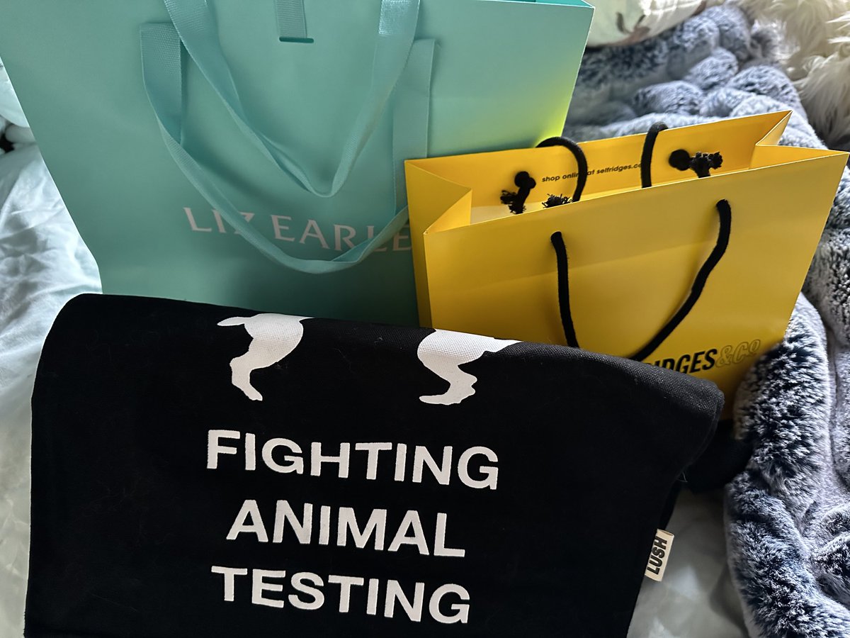 Ooh what’s in the bags?! 😅 #crueltyfree #shopping treated myself today #skincare and #makeup #leapingbunny 😊 ⁦@lizearle⁩ ⁦@CTilburyMakeup⁩ ⁦@LushLtd⁩ 💕 #endanimaltesting #crueltyfreebeauty