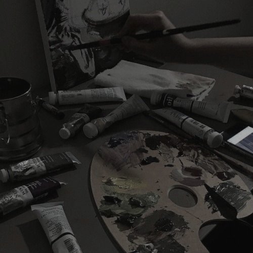 looneyonthemoon's tweet photo. ау, где джисон любит изображать свои чувства на бумаге и смотреть на дождь, сидя у окна, а минхо побитый жизнью котенок, что пытается найти желание жить в чужих пустых глазах.
— ты сдался?
— нет, я просто смирился. всё когда-нибудь заканчивается, и я тоже исчезну. https://t.co/za6NokXrYz