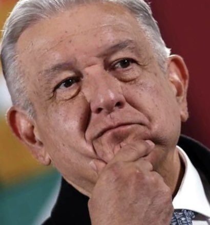 PedroFerriz's tweet photo. Ya que está revisando títulos, le pido al Rector de la UNAM, muestre, aunque sea de lejos, el Diploma de
Manuel Andrés López Obrador como 
Licenciado en Ciencias Políticas.
Hay la duda que haya terminado la Secundaria. https://t.co/gUHc20SNrJ