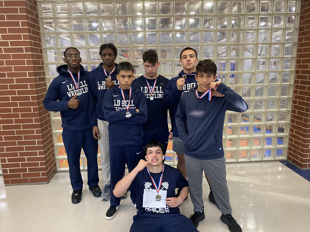 Varsity Boys, Girls, and JV Boys showcased solid wrestling this weekend at the Bowie Invite. Varsity Boys medalists were Jose Pineda 1st, Miles Ogwu 2nd, and Julian Villanueva 2nd. JV Boys medalist were Eric Avila 1st, Kallie Koroma 1st, Jeremy Plowman 2nd, and Cesar Diaz 3rd