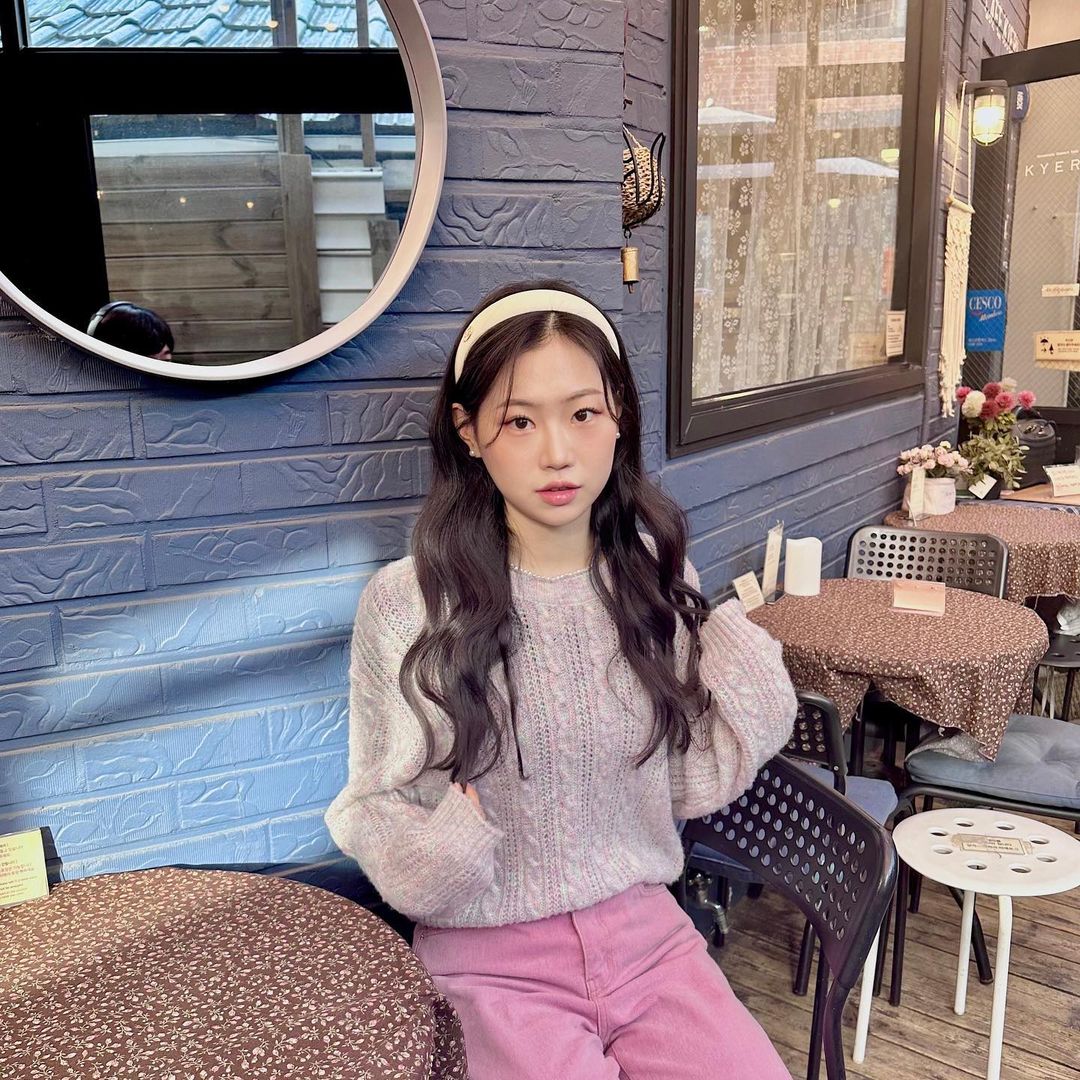 witchersthinker's tweet photo. uhyun having more schedules after leaving blooming ent that's queenie! happy birthday to her https://t.co/hAobUOuwwR