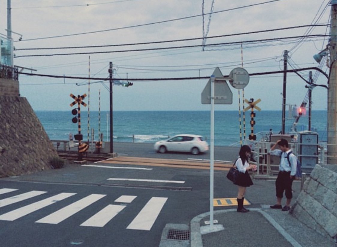 myumyumake's tweet photo. 2014년에 슬램덩크 성지 가마쿠라고교앞 에서 찍은 사진을 풀어봅니다. 정말로 사랑하는 곳. 원본이 날아가서 아쉽다••• https://t.co/I3GwdGUqMe