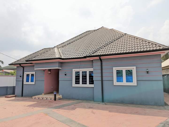 cantonalive007's tweet photo. To Let 🏠

A Virgin 4 Bedroom detached bungalow is up for rent .

Location: UdohUdoma by banking layout Uyo, Akwaibom State 

Rent :₦2.5m per annum
Agency fee:10%

Features are outstanding and beautiful.
08023711593,07068914699 https://t.co/PFNuiP8tgx