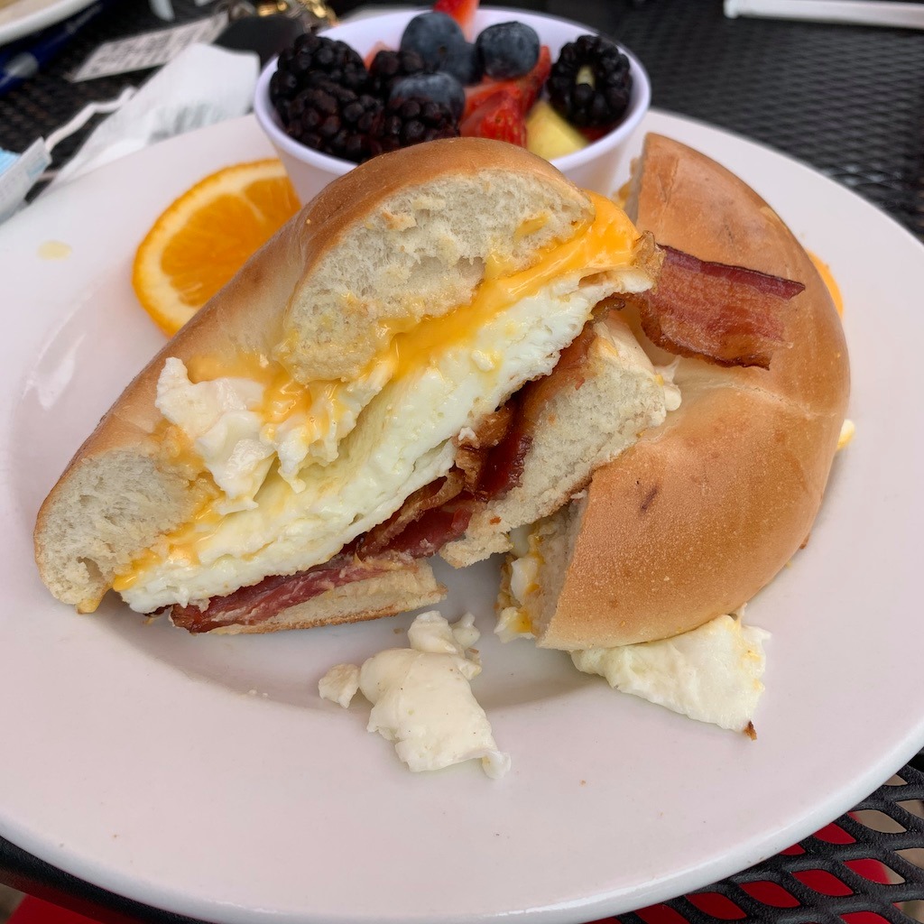 FamousDTToast's tweet photo. Great food and family is always the best! We’d love for you to join us for your favorite meal today! https://t.co/AK5J8L6WNi