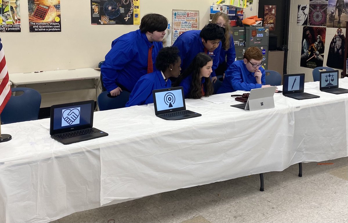 supertracyteach's tweet photo. A little late tweeting… congrats to all of these students who placed in ⁦@TennesseeTSA⁩ Virtual Regional Leadership Conference. 40 ⁦@NMS_Rangers⁩  participated; we placed in 8 events. So excited for STATE! https://t.co/2ZP4pl5TbC