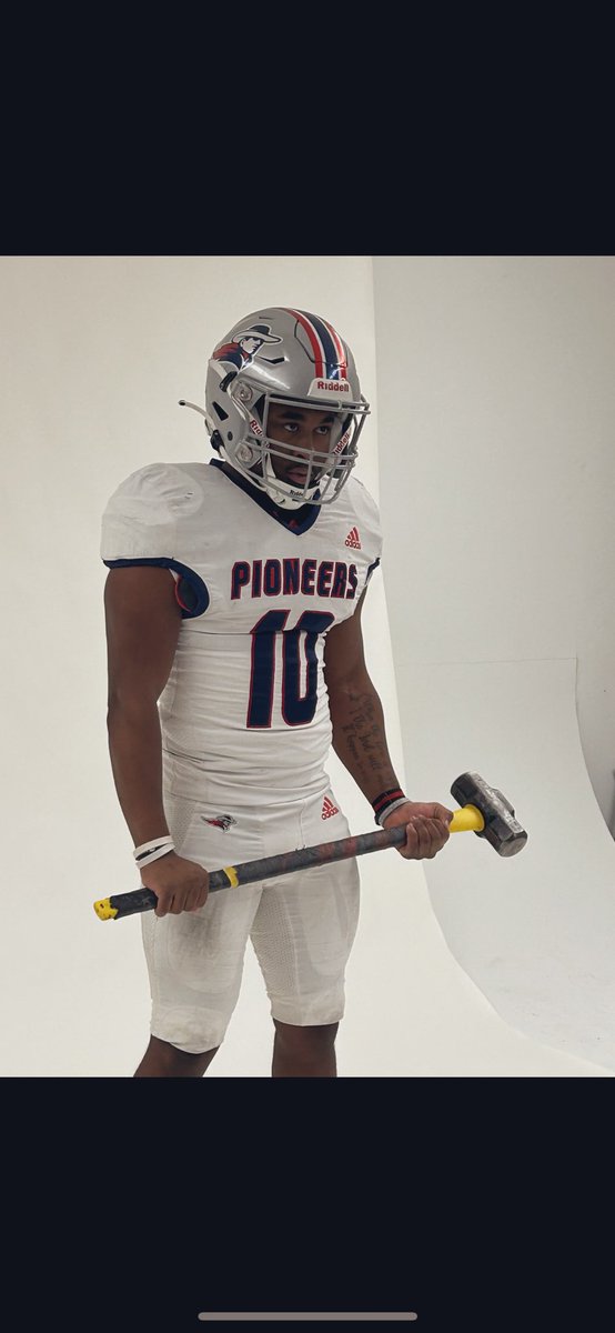 malachi10shaw's tweet photo. Beyond blessed to receive an offer to play football at MNU !! Thank you @CoachHansen_  @MNUFootball_  for this amazing opportunity ! https://t.co/S5q8RkKQlL