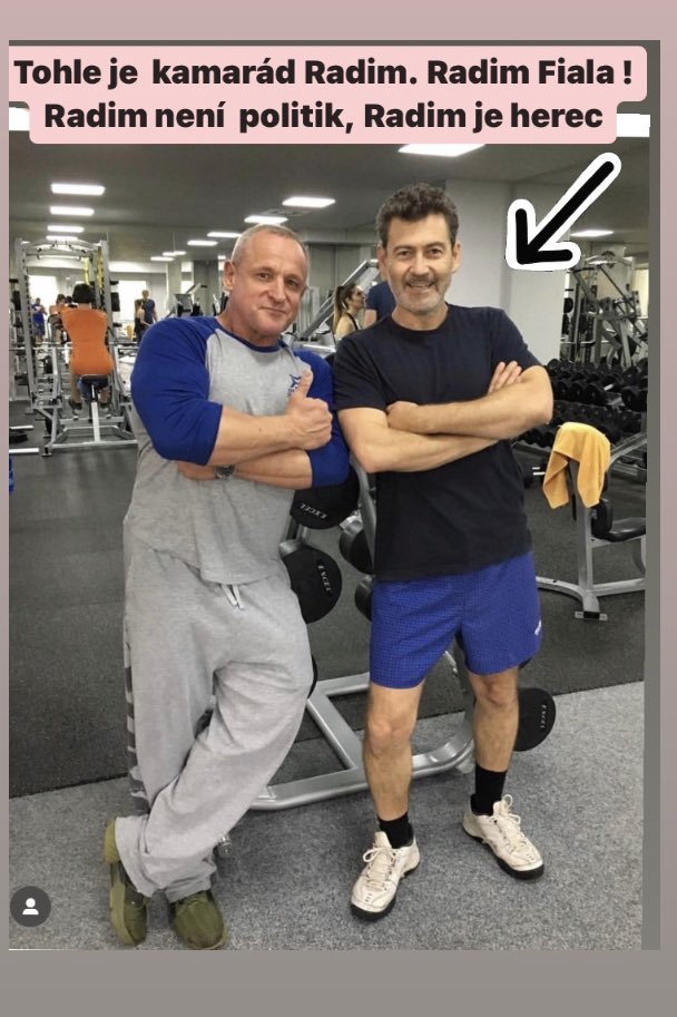 LK_bodybuilder's tweet photo. Radim je chytrý muž, jen si občas myslí, že je lékař. Ale o zátokách a o sviních ví všechno, Radim není z SPD. Radim ví že Kissinger není Kenedy, a už vúbec ne Chruščov. Buď jako Radim. #shumorem #nebud #nebudpolitik #radimfiala #drpetrhanakalias https://t.co/0EGMIZ5q4E