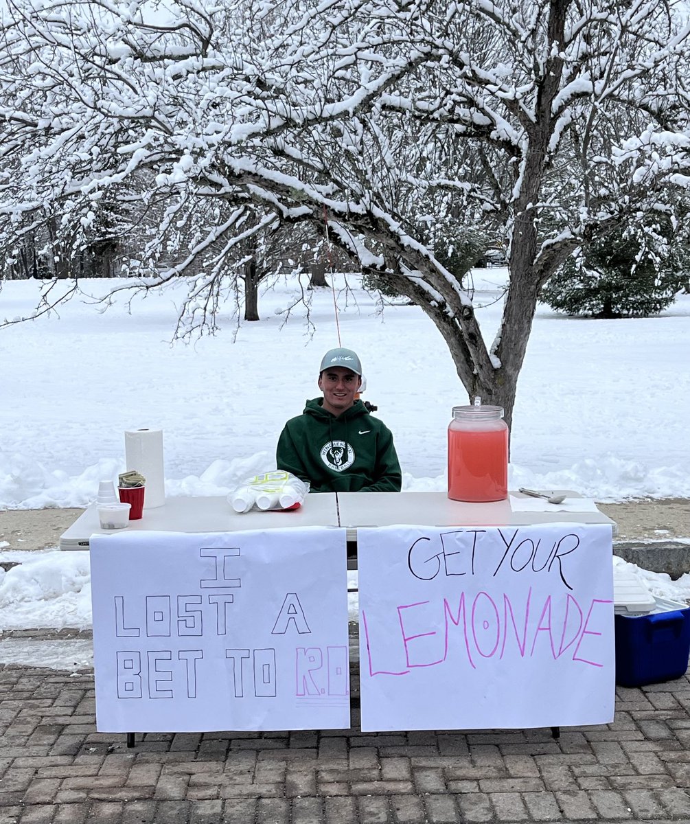 LEMONADE STAND

NAHS Alum CJ Carpentier lost a bet to ⁦<a href="/TMHS_Athletics/">TMHS Athletics</a>⁩ and had to do a lemonade stand at North Andover Common. 
#weakmix

⁦<a href="/chetjackson22/">Chet Jackson</a>⁩ ⁦<a href="/NAKnightsBASE/">NA Baseball</a>⁩ ⁦<a href="/NAKnightshockey/">North Andover Boys Hockey</a>⁩ ⁦<a href="/MrGreeneNAHS/">Mr. Greene</a>⁩