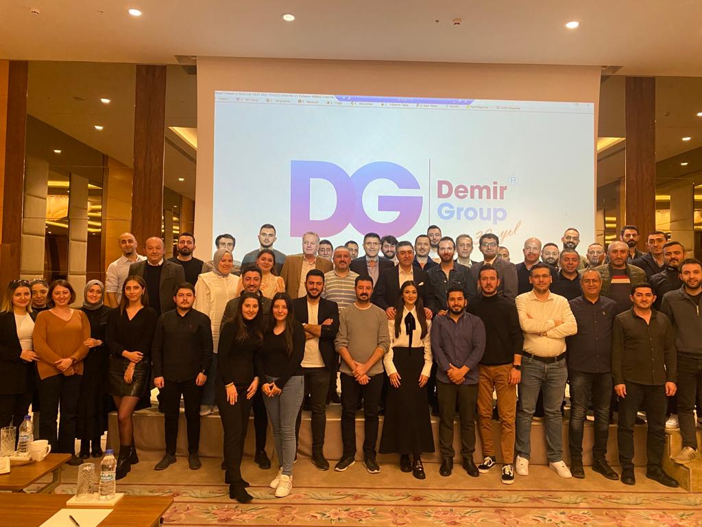 DGkurumsal's tweet photo. "Kendini Yenilemeyen Yenilir" felsefemiz ile 2023 Yılı #DemirGroup İstanbul İstişare ve Mesleki Eğitim Programımızı #Lazzoni Otelde gerçekleştirdik.
#hizmet #gümrük #lojistik #transport #antrepo #sigorta #eğitim #danışmanlık #dışticaret #DemirlerGümrük #DemirGlobal #DG https://t.co/B1eBWQehfn
