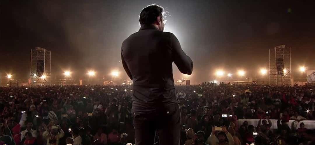 Darshan Trends™ (@dbosstrends) on Twitter photo Today Boss has given Photo to atleast 4K Fans who has came all the way from Uttara Karnataka to meet Boss🥺❤
And He is still giving Photos at this Hour of time🙇♂
ಅಭಿಮಾನಿಗಳ ಪಾಲಿನ ದೇವರು ❤🙏
#Kranti #Dboss #KrantiFirstDayFirstShow #KrantiAdvanceBooking <a href="/dasadarshan/">Darshan Thoogudeepa</a> Today Boss has given Photo to atleast 4K Fans who has came all the way from Uttara Karnataka to meet Boss🥺❤
And He is still giving Photos at this Hour of time🙇♂
ಅಭಿಮಾನಿಗಳ ಪಾಲಿನ ದೇವರು ❤🙏
#Kranti #Dboss #KrantiFirstDayFirstShow #KrantiAdvanceBooking <a href="/dasadarshan/">Darshan Thoogudeepa</a>