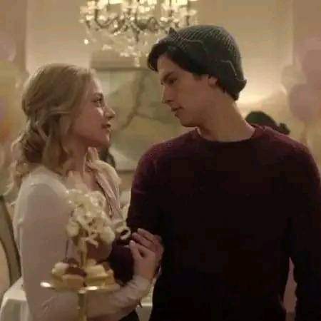 AlyssaWylie4's tweet photo. Is your Favorite Couple Betty Cooper and Jughead Jones they are #Bughead4ever and #BugheadEndGame this one is for you @LizzyLang93 https://t.co/zBGdmjppzn