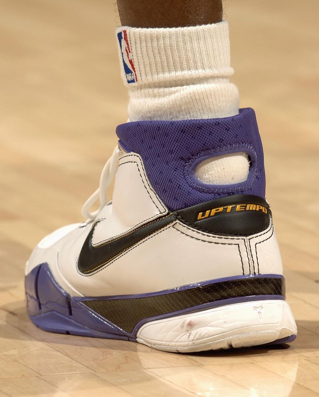 Kobe 81 top point shoes