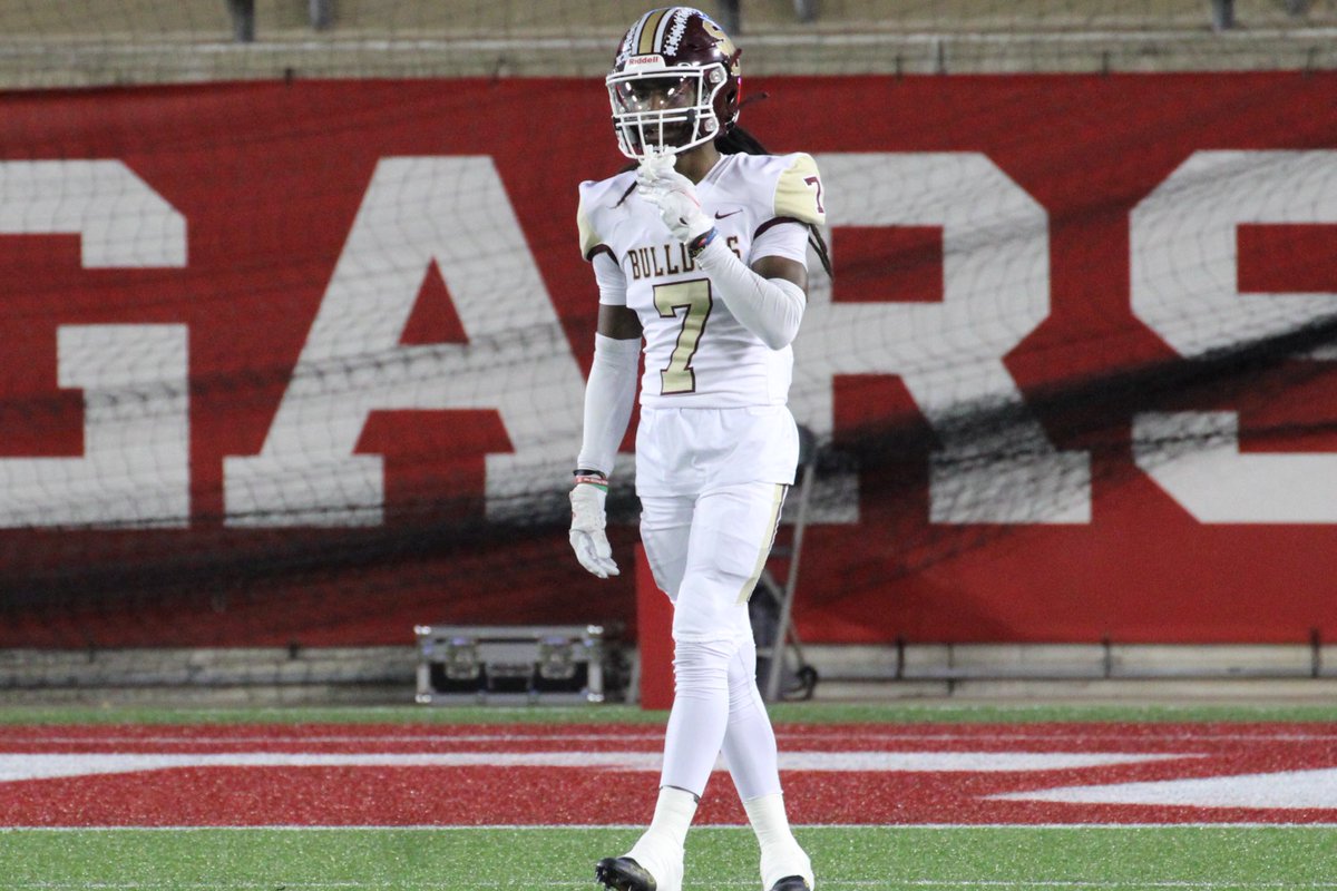committed…..💙🤍All Glory To God.<a href="/CoachFields120/">Coach Fields</a> <a href="/DrewColemanSr30/">Coach Drew Coleman Sr</a> <a href="/dodie4nic/">James Harper</a> <a href="/CoachKRHarrison/">Coach Harrison, M.Ed.</a> <a href="/SC_BulldogFB/">Summer Creek Football</a>
