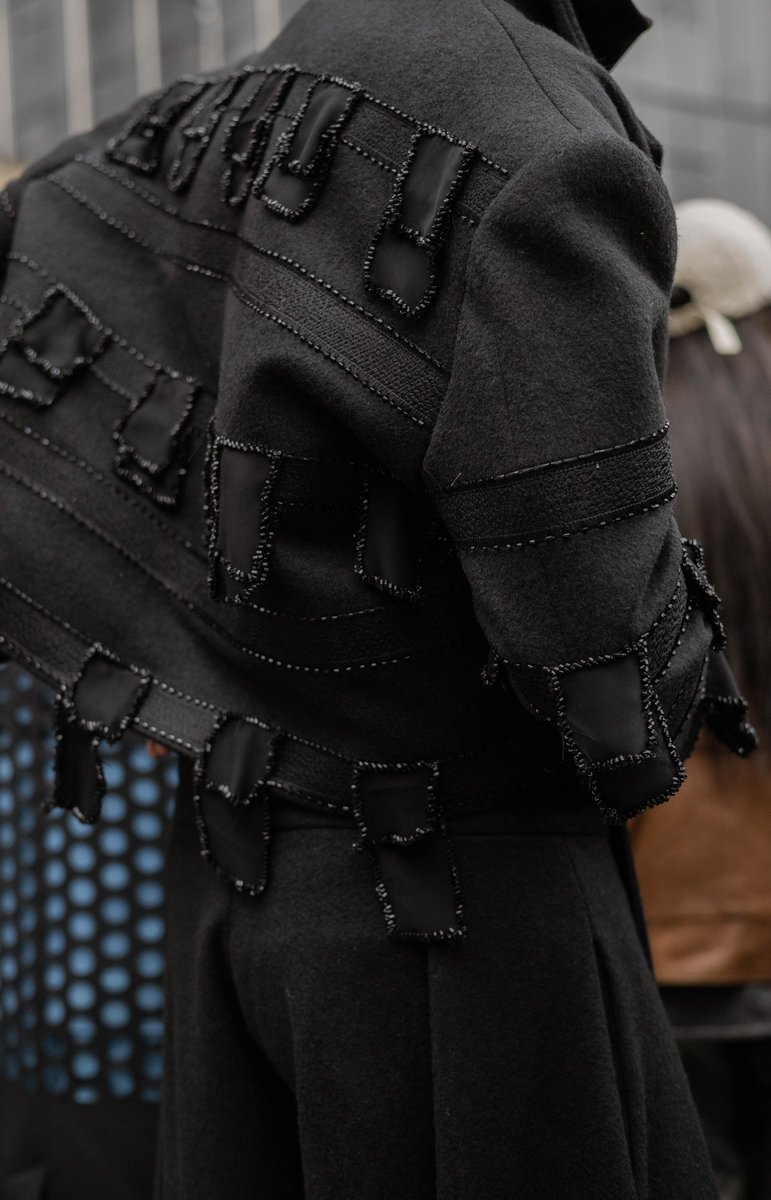 Marie_Merlet's tweet image. Street Style during Paris Fashion Week Men's 
.
.
.
#parisfashionweek #pfw #LOEWE #streetstyle #photography