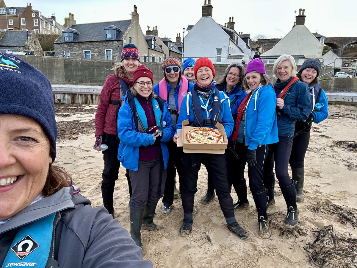 MacLeanKatie's tweet photo. When Sunday rowing plans include pizza - best life @FindochtyWater @OfficialSCRA π #Findochty #Cullen #Moray #CoastalRowing https://t.co/H4zXnF0vrB
