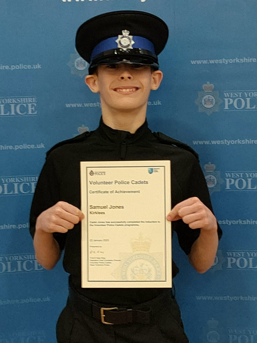 We attended Sam's attestation at West Yorkshire Police training centre this afternoon and he is now officially a volunteer police cadet 👮‍♂️🚓 @WYP_Cadets #Kirklees  @BBGAcademy #TeamBBG 💚💙